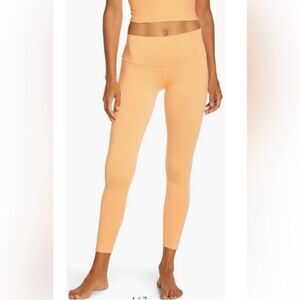 Alo women’s Airbrush High rise 7/8 leggings. Size small